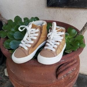 High top kids shoes